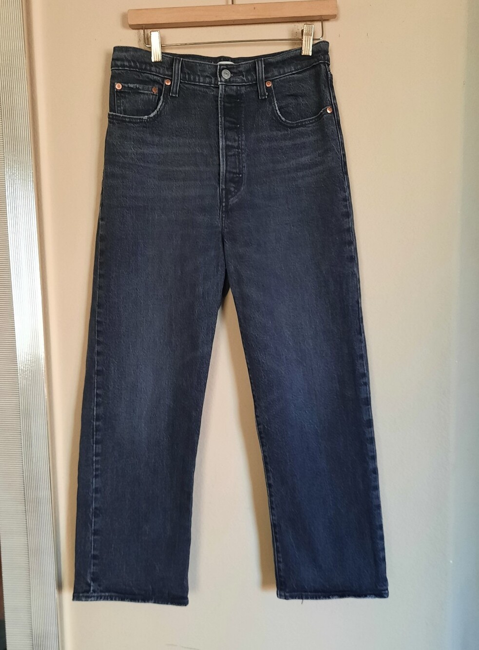 Levis Premium Womens Dark Grey Ribcage Straight-Leg Jeans